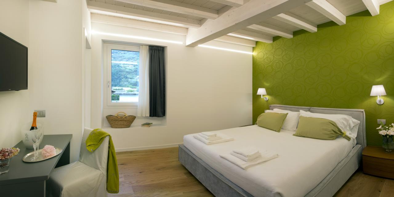 Manzoni 124 Bed&Relax Bed and Breakfast Esine Exteriör bild